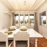 Semesterbostad Luxury House Tiati *