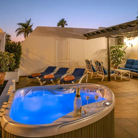 Luxury House Tiati * Tías