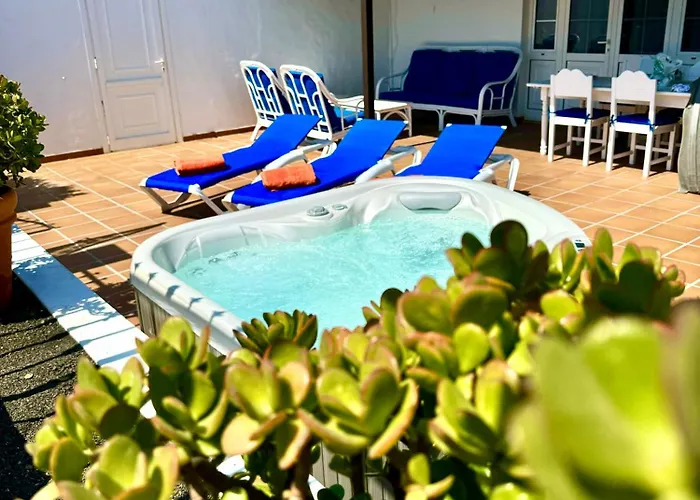 Luxury House Tiati * Tias