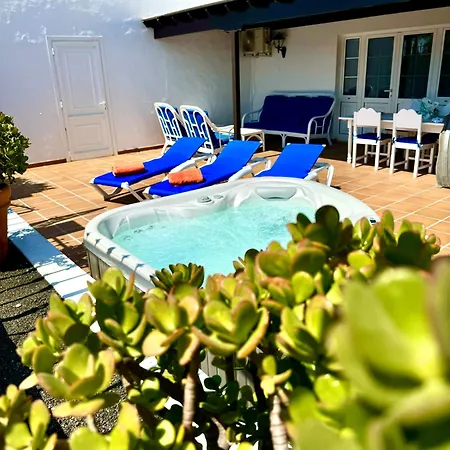 Luxury House Tiati * Tías