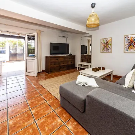 Luxury House Tiati *